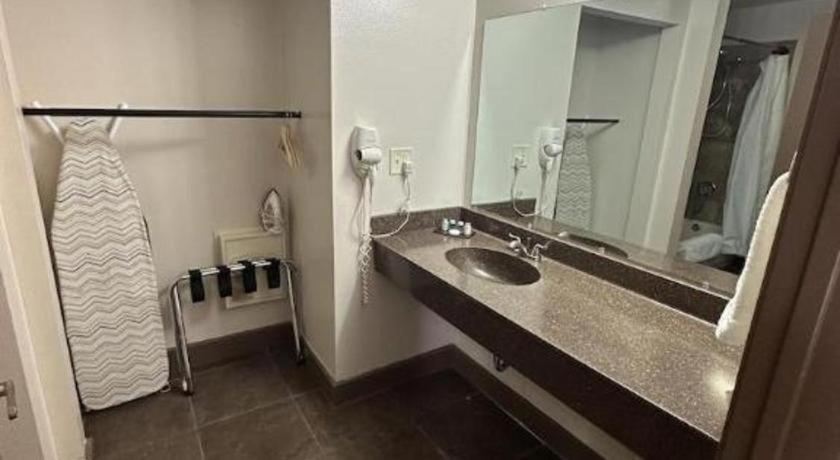 Gonzales The Alcalde Hotel By Oyo מראה חיצוני תמונה